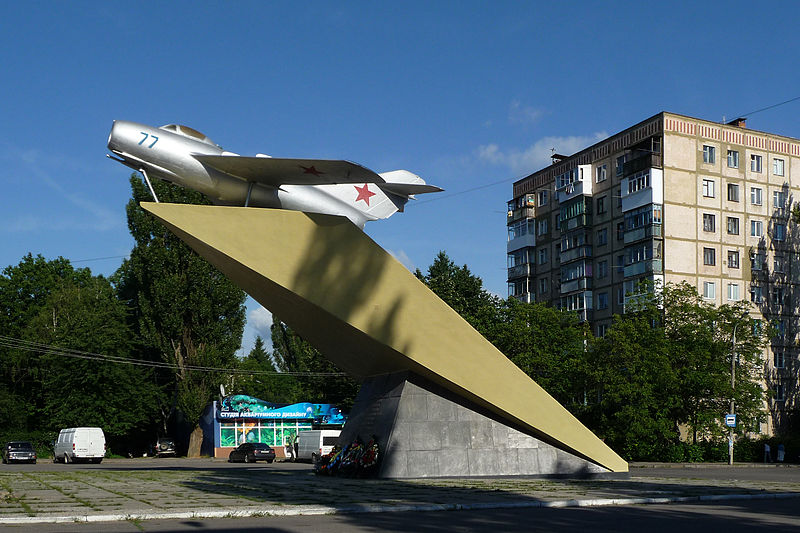 Illustration for article titled The Many Monuments To Russia's Beloved MiG
